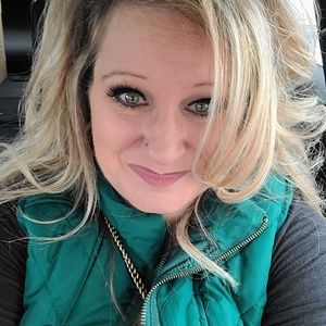 Meet your Posher, Larrena